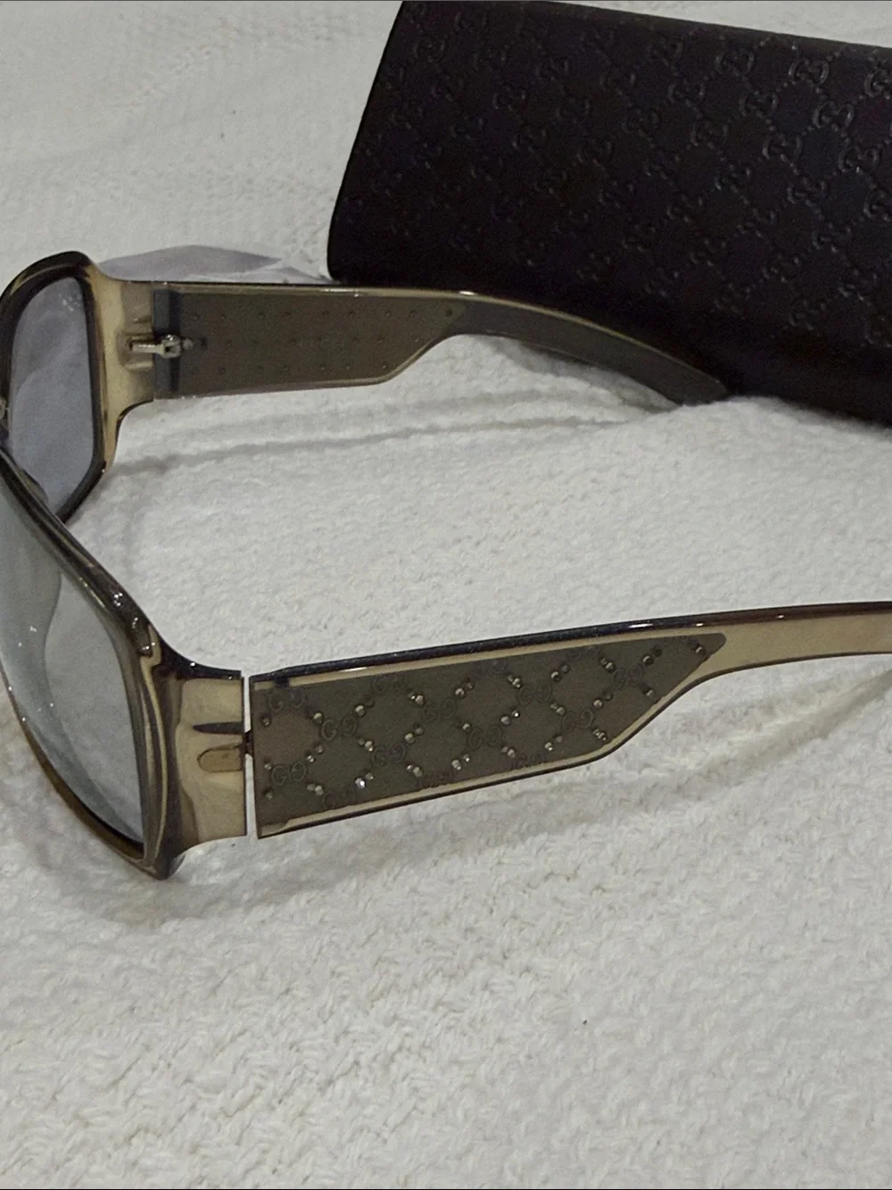 Gucci Brown Gradient Lens Oversized Sunglasses with Logo Case
